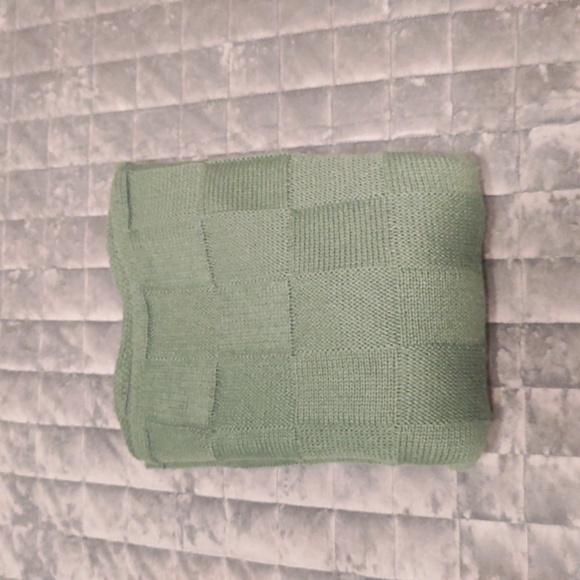 Dolman Sleeve Green Checker Pattern Sweater, Cozy & Warm! - Picture 10 of 10